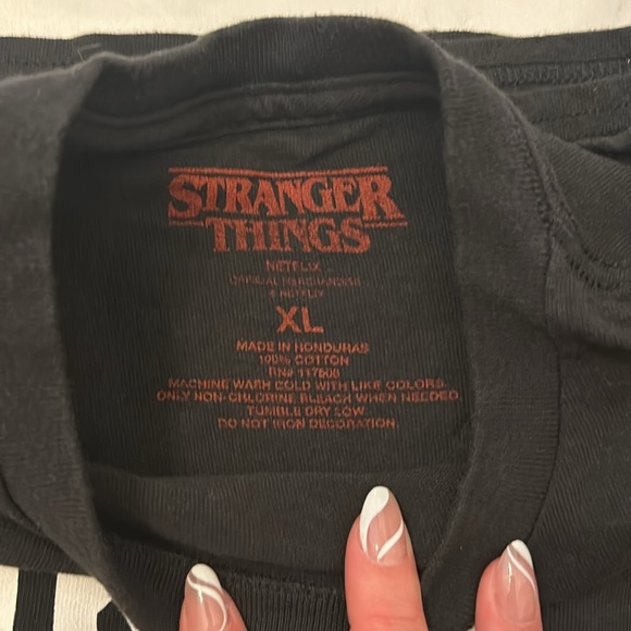 Stranger things t shirt XL - Picture 4 of 4